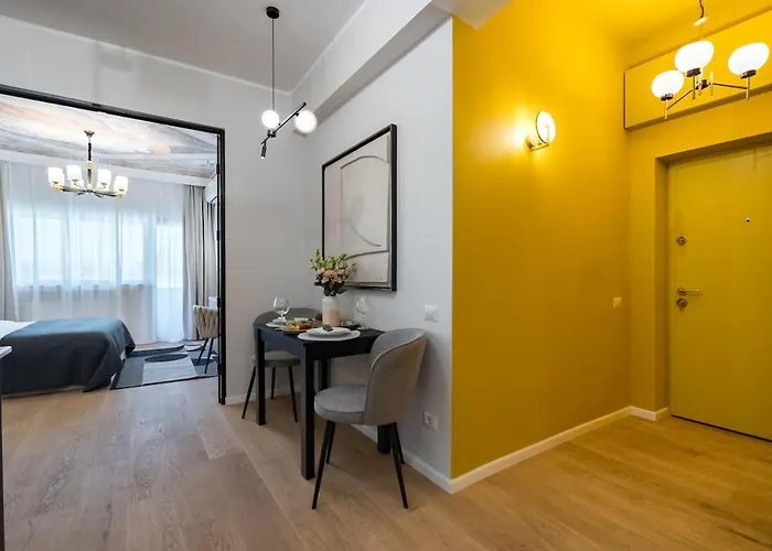 Luxurious 2br - Center Apartament