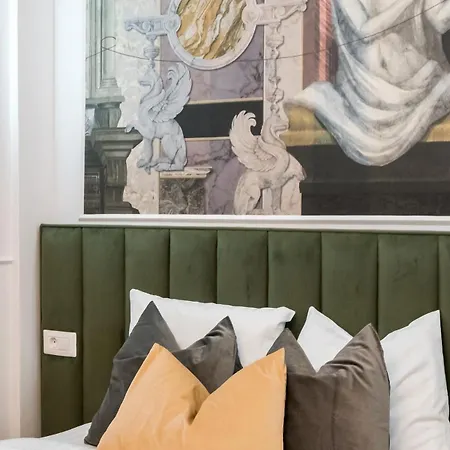 Luxurious 2br - Center Apartment