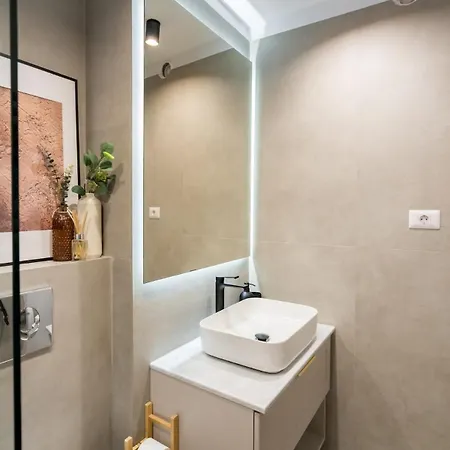 Apartment Luxurious 2br - Center Bucharest