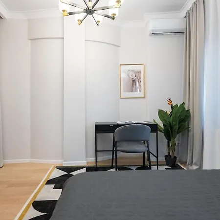 Luxurious 2br - Center *