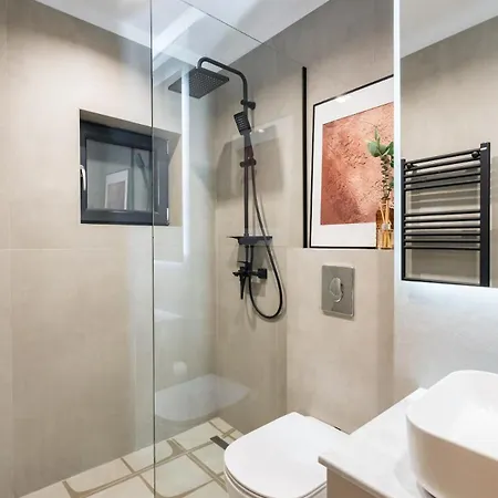 Luxurious 2br - Center Apartment