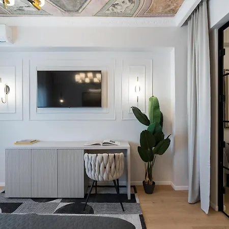 Luxurious 2br - Center