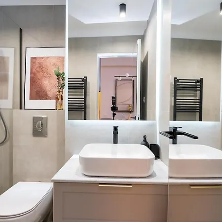 Luxurious 2br - Center