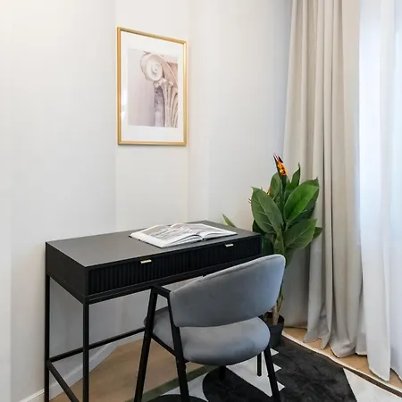 Luxurious 2br - Center Apartment *