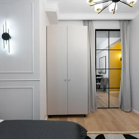 Luxurious 2br - Center