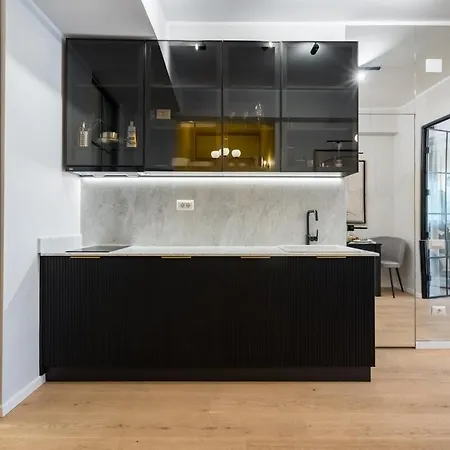 Luxurious 2br - Center *