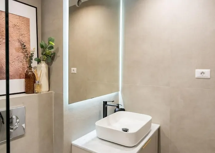 Apartment Luxurious 2br - Center Bucharest