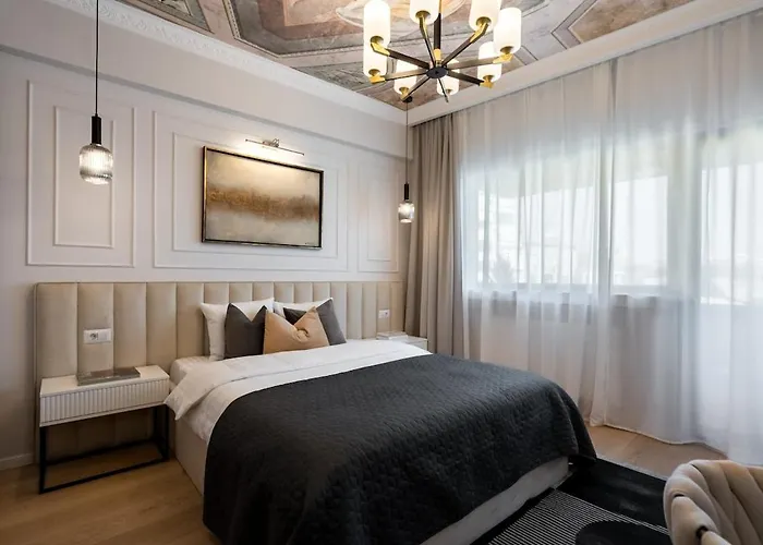 Luxurious 2br - Center *