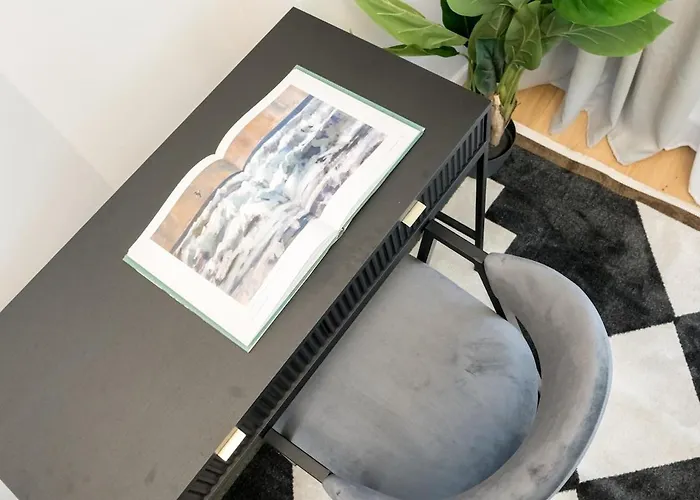 Luxurious 2br - Center Apartmán *