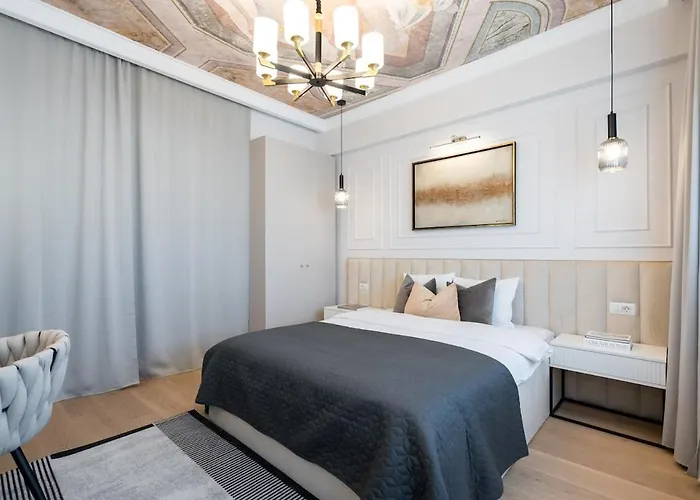 Luxurious 2br - Center Apartmán