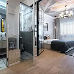 Apartament Luxurious 2br - Center Bucureşti