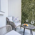 Luxurious 2br - Center *