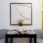 Luxurious 2br - Center