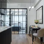 Luxurious 2br - Center Apartament
