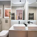 Luxurious 2br - Center
