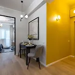 Luxurious 2br - Center Apartament