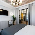 Luxurious 2br - Center